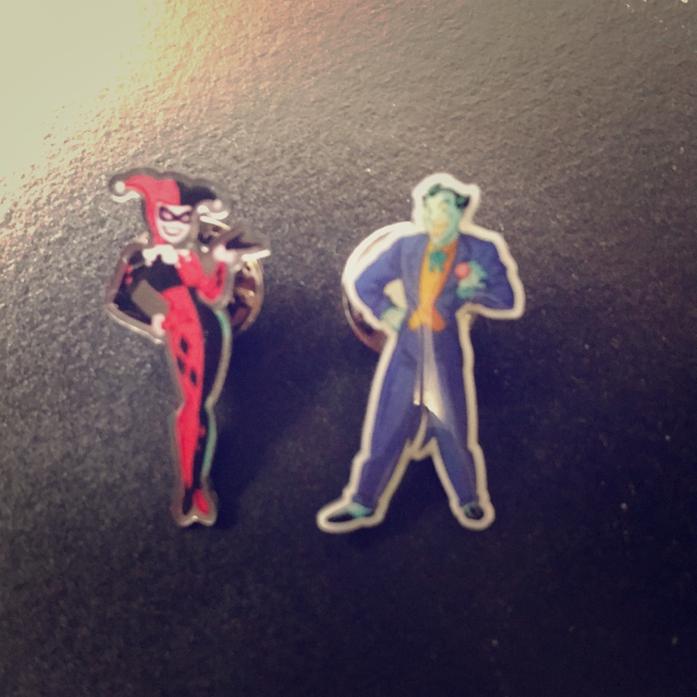 Harley Quinn & Joker Pin Set